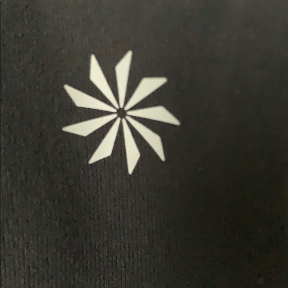 🏋️♀️ Athleta Sports Tank Top 🏋️♀️ - Picture 4 of 7